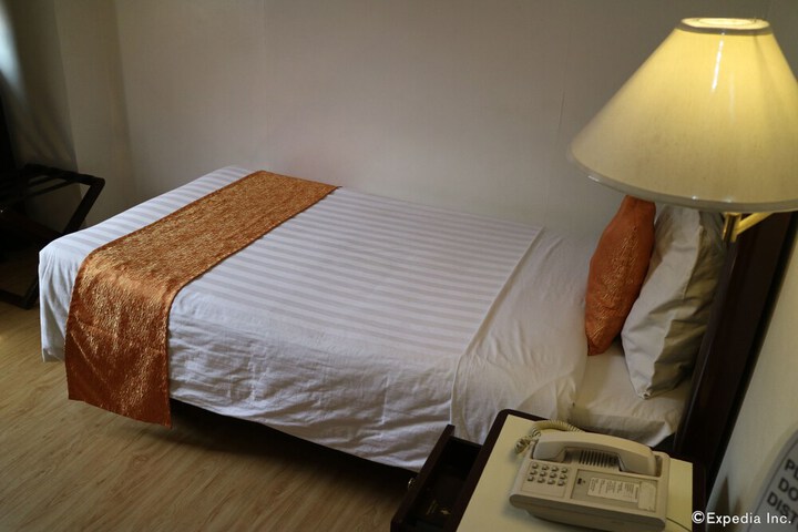 Room 43 of 77