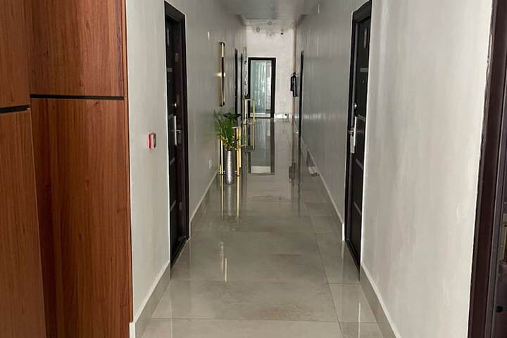 Ballroom/Hall 35 of 40