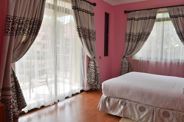 Room 10 of 26