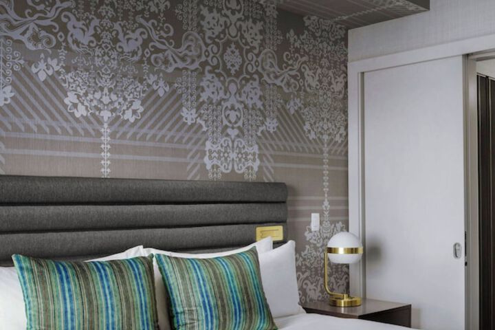 Room 28 of 159