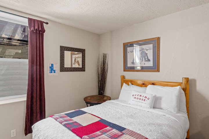 Room 25 of 143