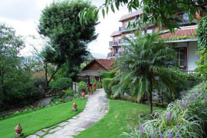 Hotel Exterior 8 of 27