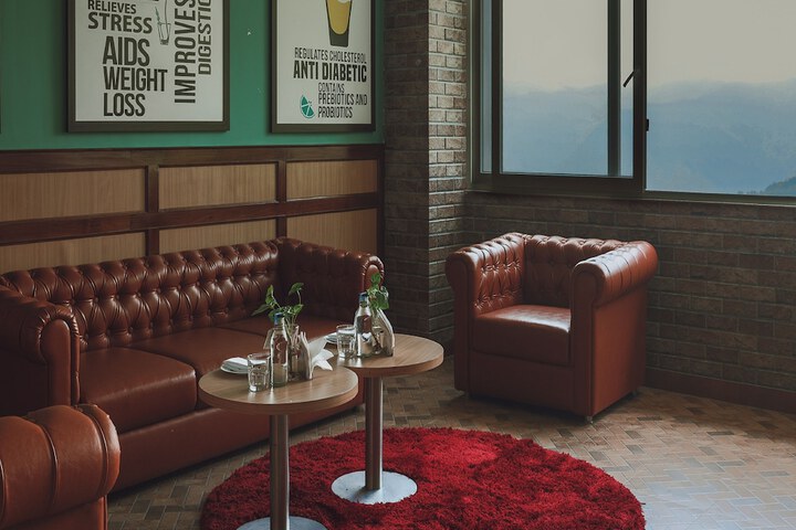 Lounge 46 of 70