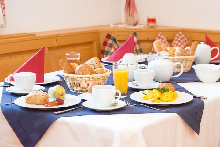 Breakfast/Coffee Service 31 of 46