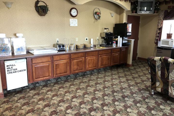 Breakfast/Coffee Service 37 of 46