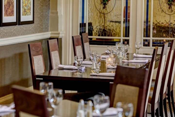 Dining 36 of 58