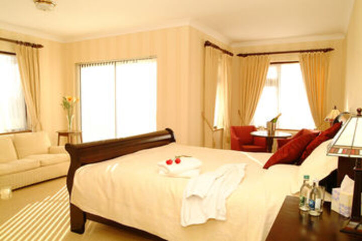 Room 11 of 27