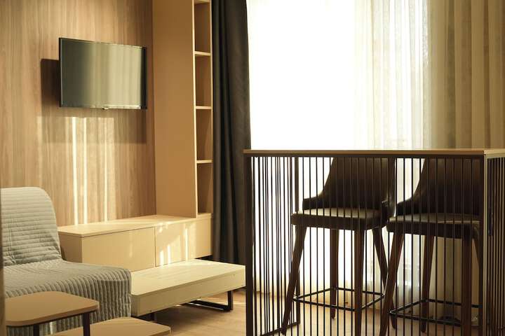 Room 5 of 7
