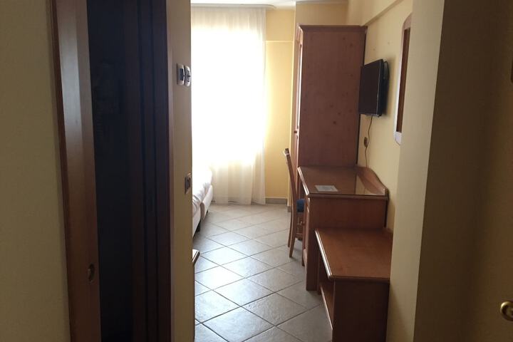 Room 16 of 47