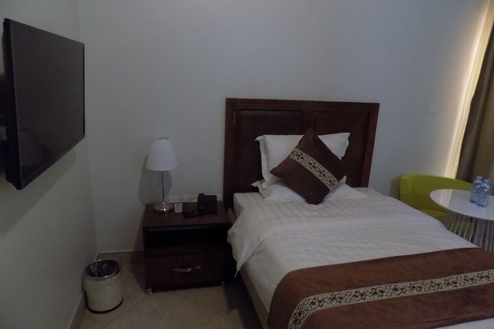Room 21 of 41
