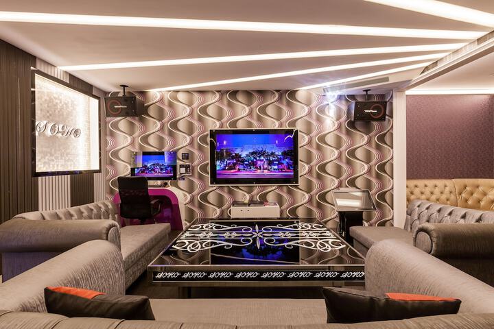 Room 38 of 216