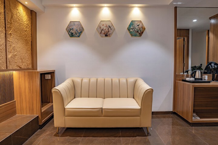 Room 35 of 53