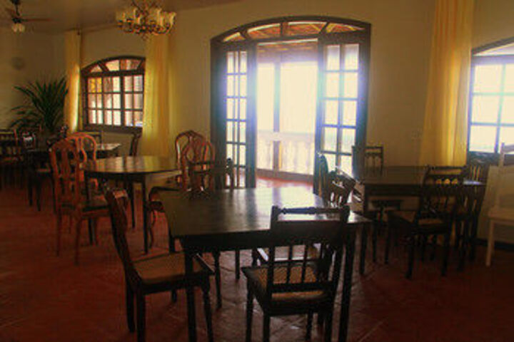 Dining 68 of 82
