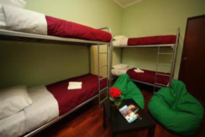 Room 4 of 6