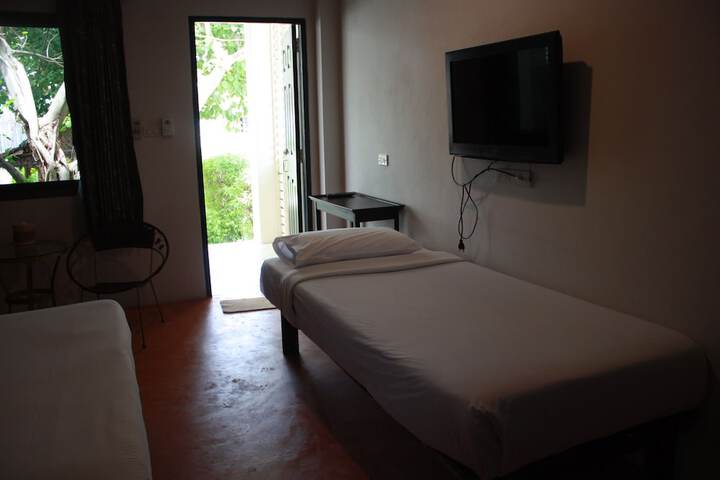 Room 6 of 51