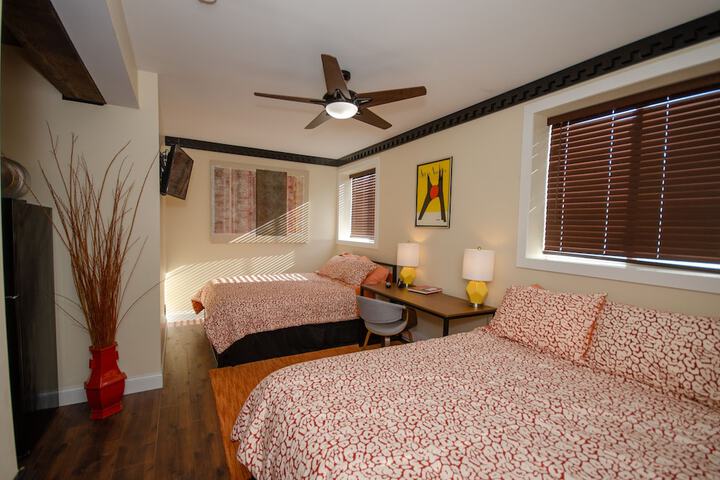 Room 4 of 40