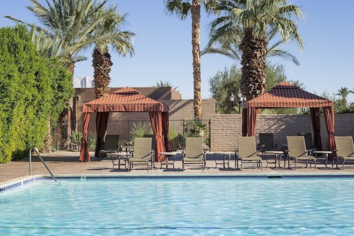 Hotel with Pool