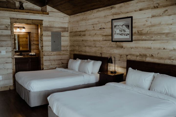 Room 8 of 100