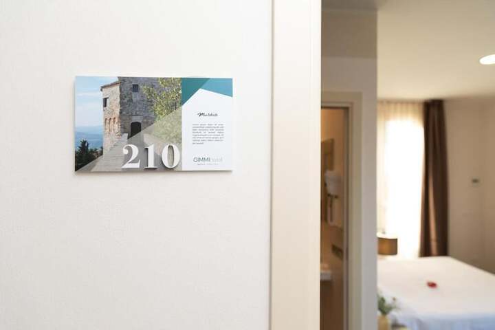 Room 3 of 18