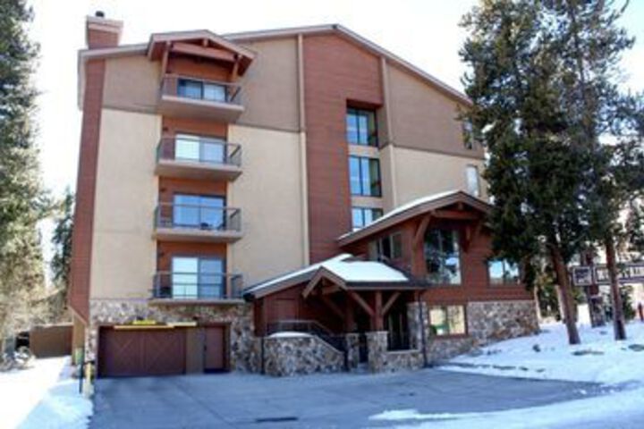 Hotel 4 of 11
