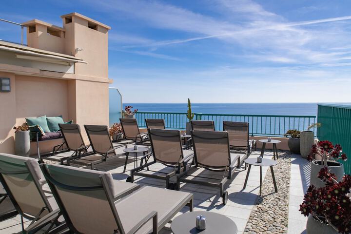 Sundeck 48 of 57