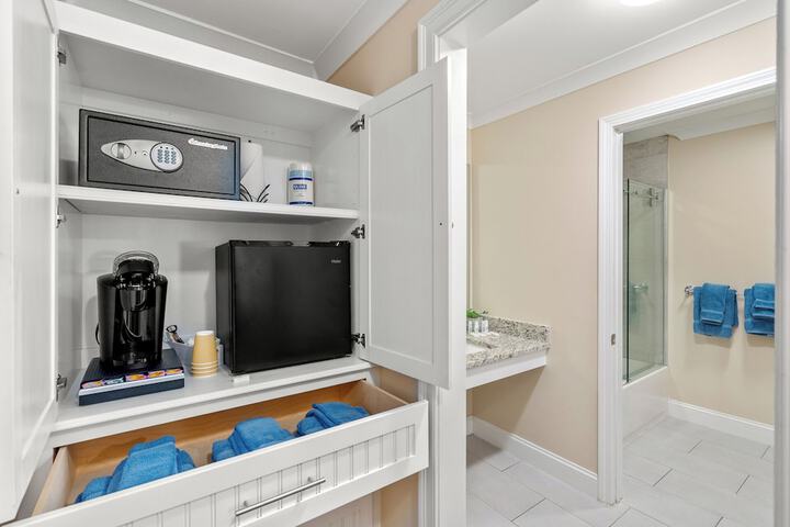 Room 8 of 79
