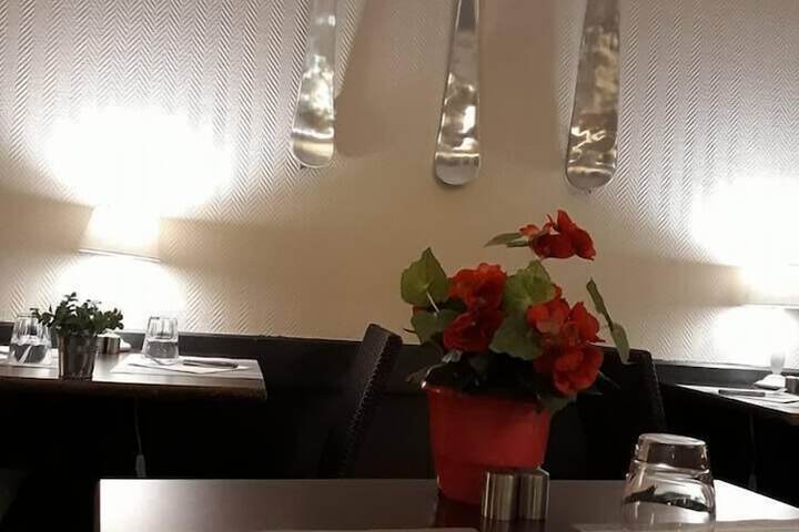 Dining 46 of 72