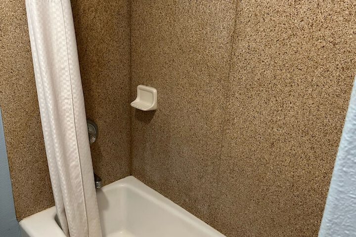Room 7 of 8