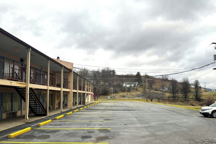 Property Grounds 18 of 27