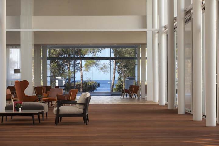 Hotel Lobby