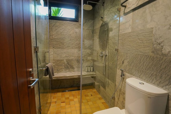 Room 105 of 156
