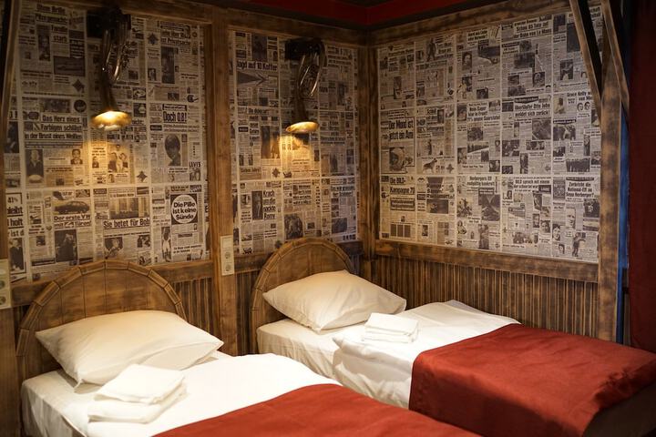 Room 3 of 84