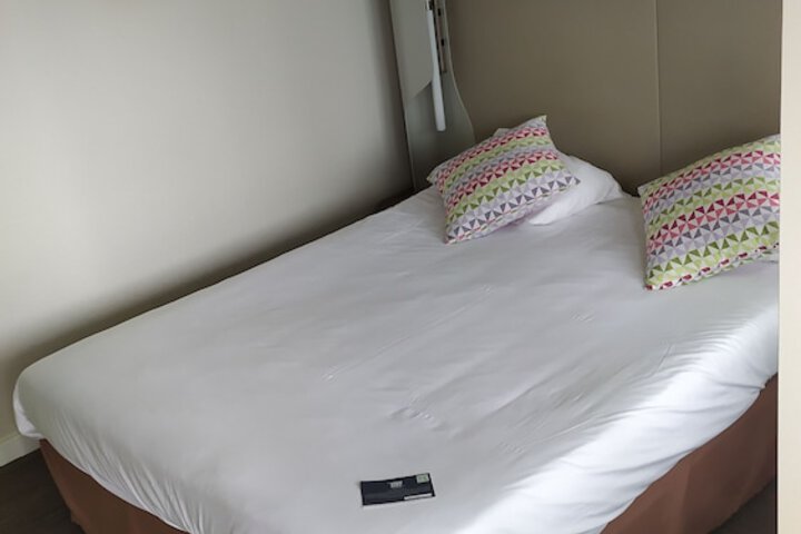 Room 15 of 44