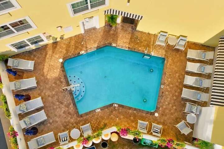 Pool 52 of 81