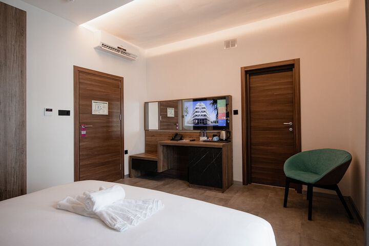 Room 7 of 44