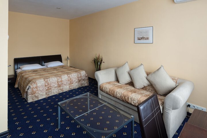 Room 15 of 35
