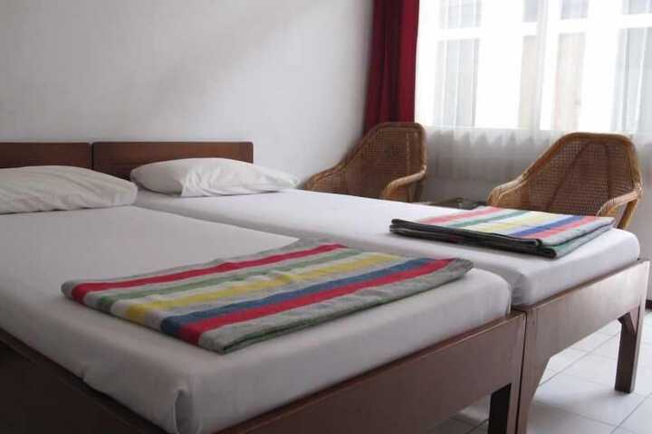 Room 7 of 13