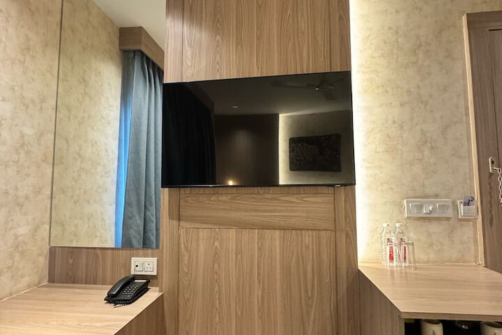 Room 11 of 23