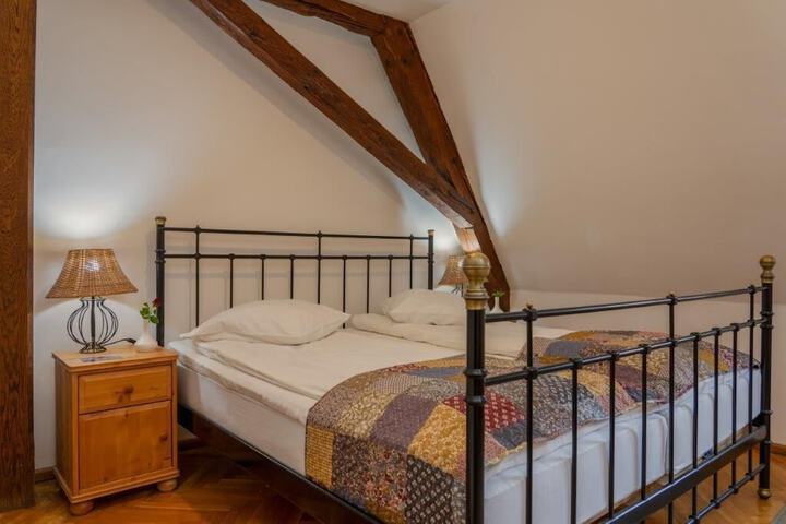 Room 15 of 34