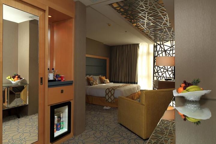Room 8 of 50