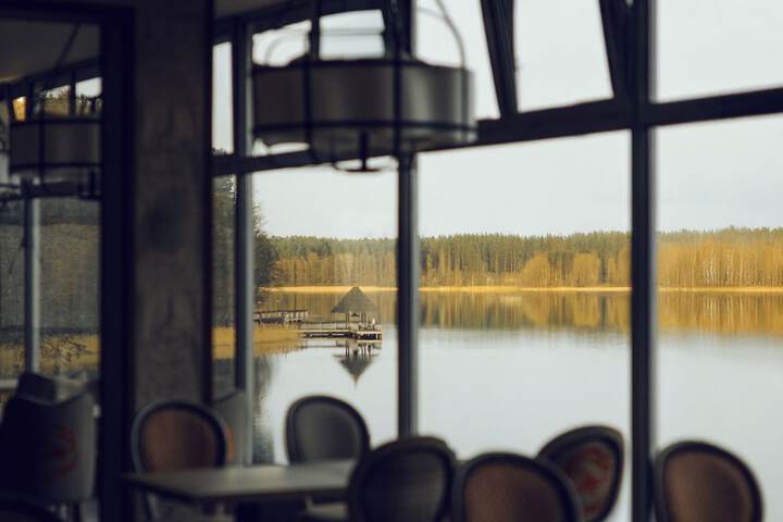 Dining 25 of 41