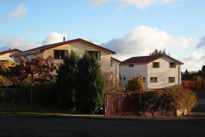 Ossies Motels and Chalets