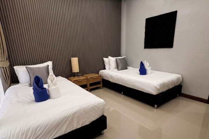Room 17 of 80
