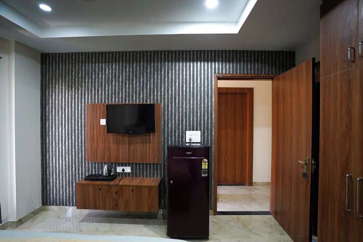 Room 58 of 77