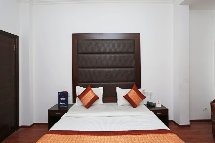 Room 6 of 19