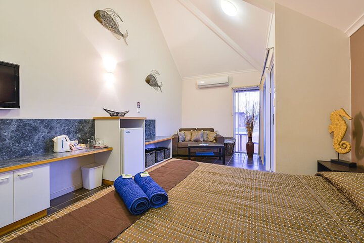 Room 3 of 42