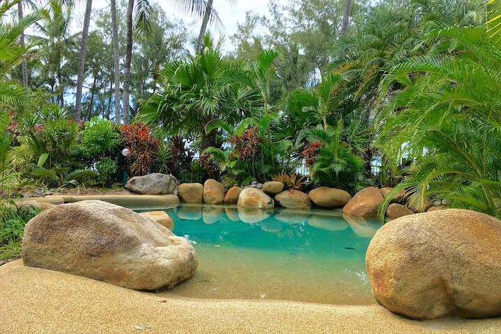 Pool 21 of 34