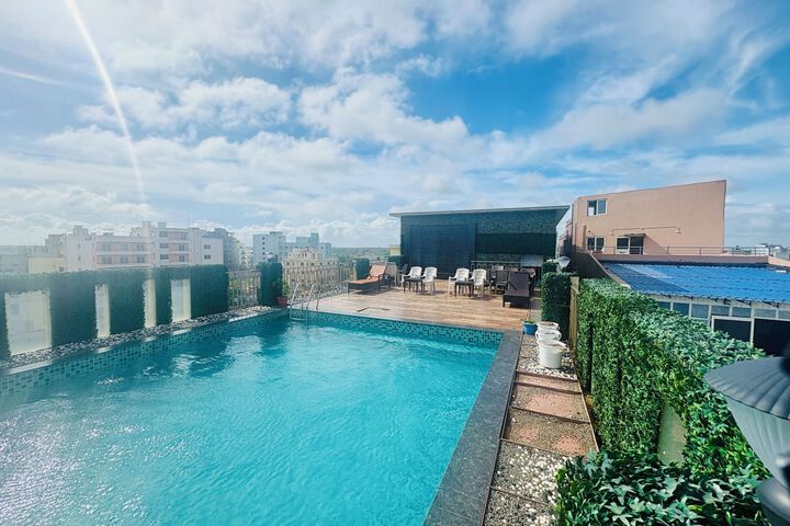 Pool 14 of 39