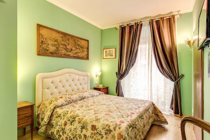 Room 12 of 42