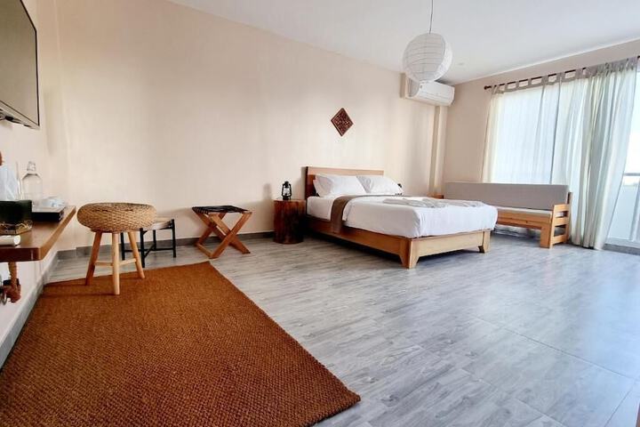 Room 10 of 14